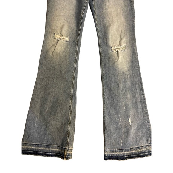 Sneak Peek Boorcut Super Strrch Mid-Rise Distressed Hem Jeans Size 11 - Picture 5 of 9